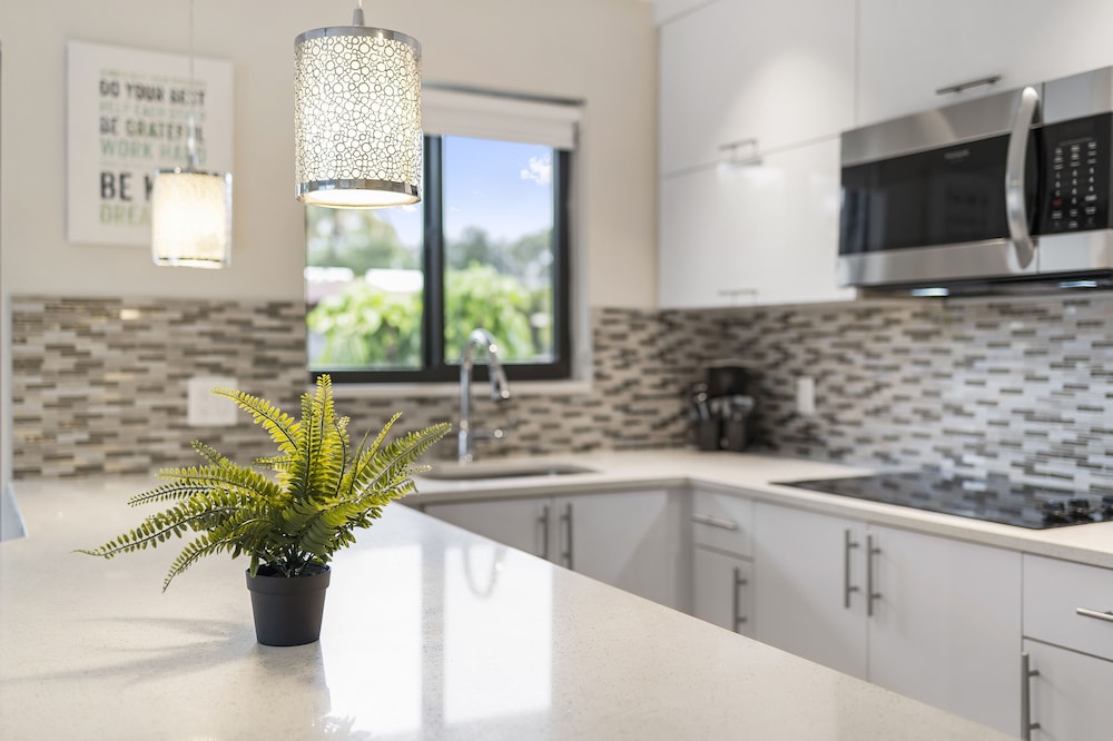 Alani Bay Deluxe Condos Fort Lauderdale 46/50