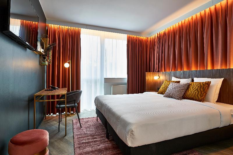 Express, Double Bed