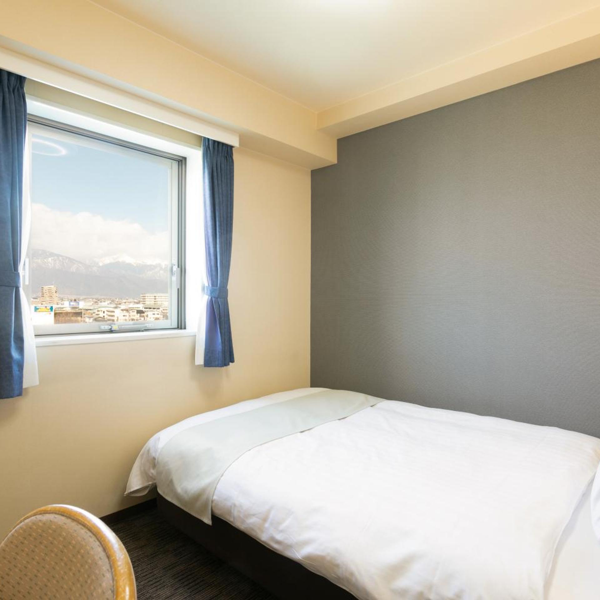 ROOM, SEMI DOUBLE BED