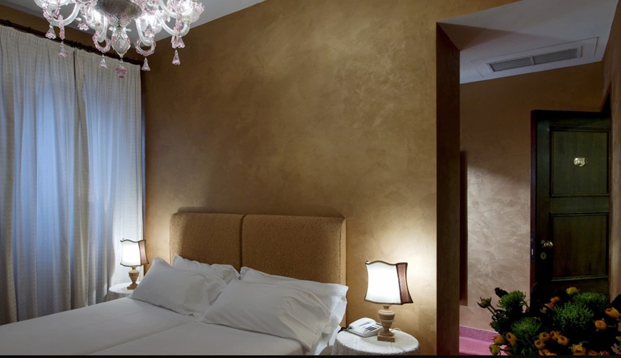 ROOM, SINGLE, DOUBLE BED
