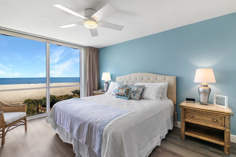 GullWing Beach Resort 40/50