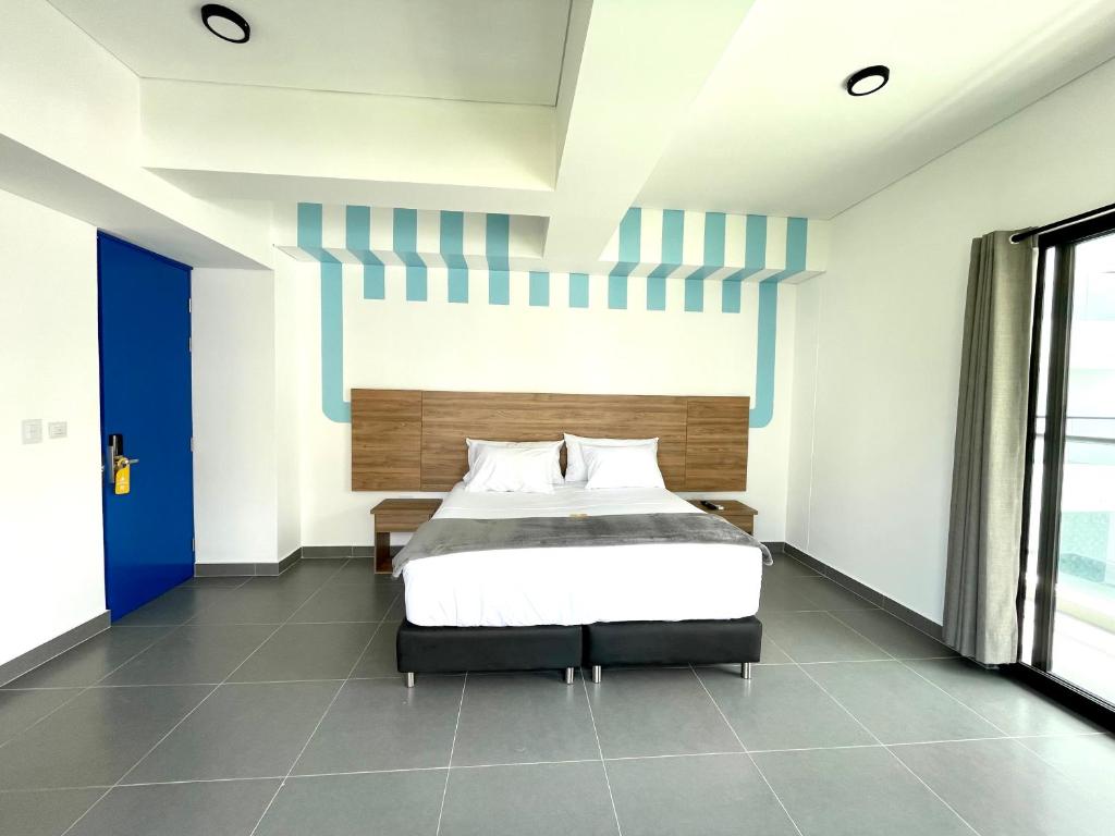 Room, Double Bed, Pool View
