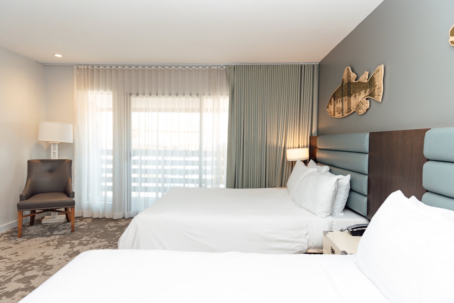Lakehouse Hotel and Resort 27/100
