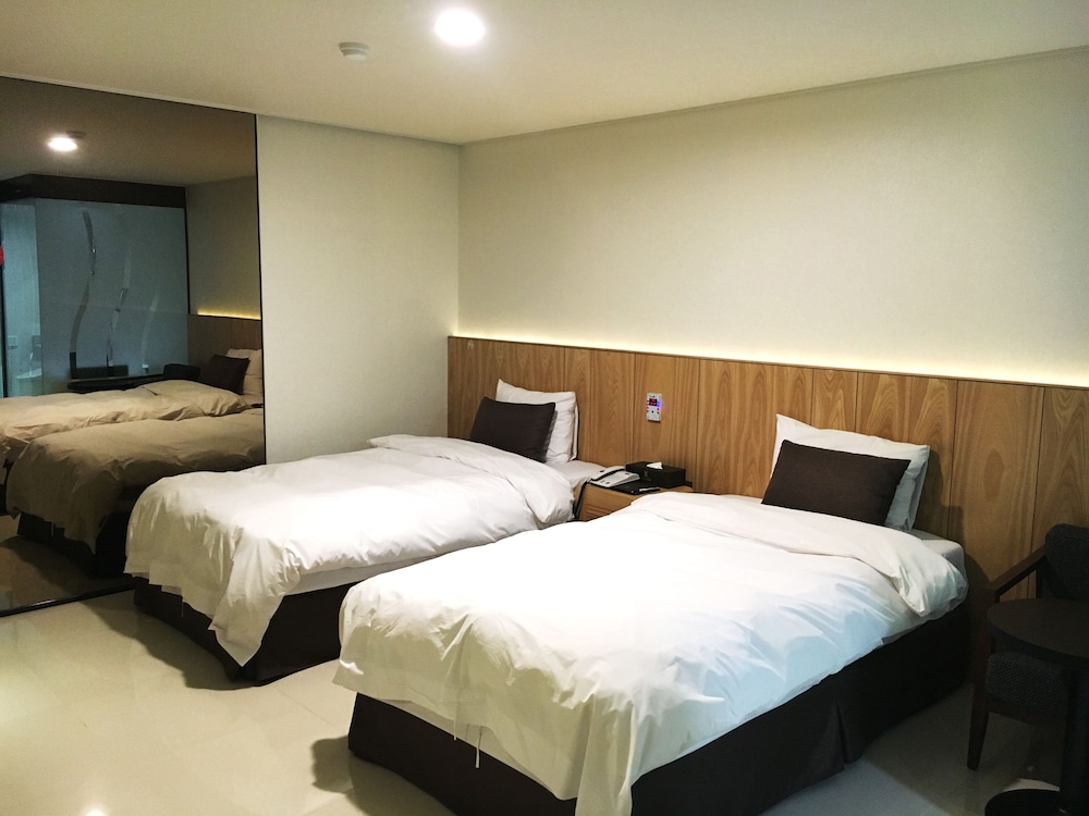 K Tourist Hotel 10/24