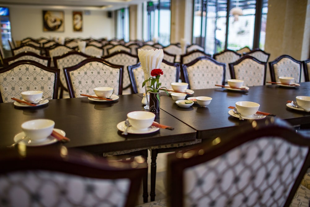 Freesia Hotel 61/72