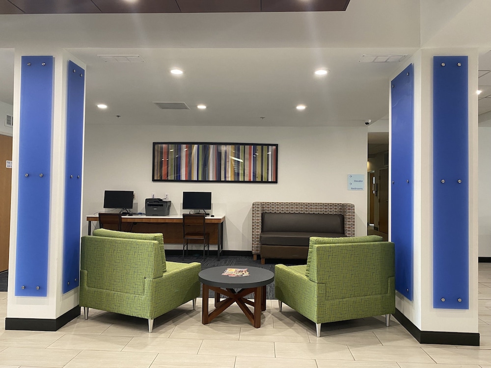 Holiday Inn Express Hotel Suites Logansport 61/70