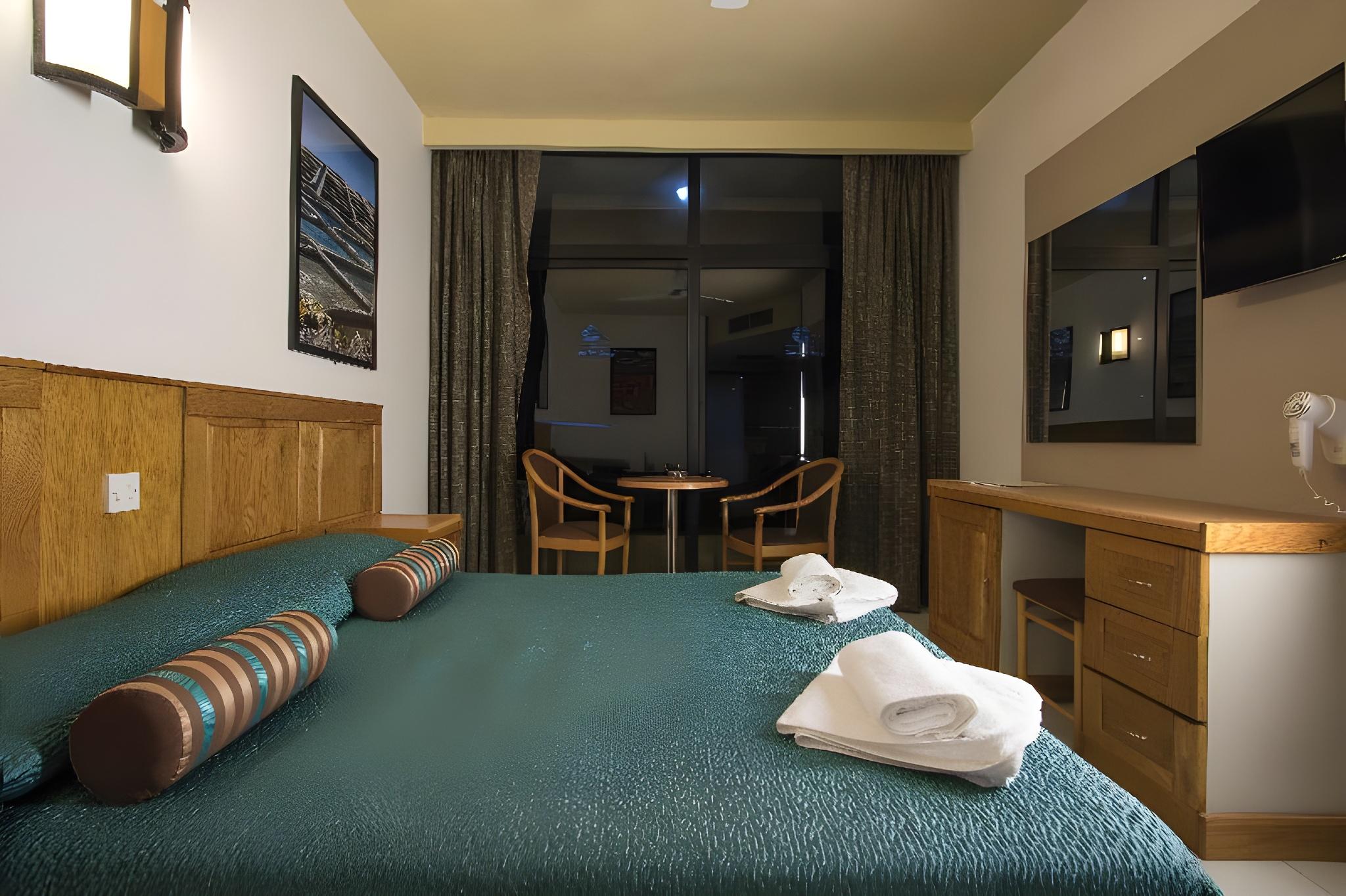 Room, Double Bed