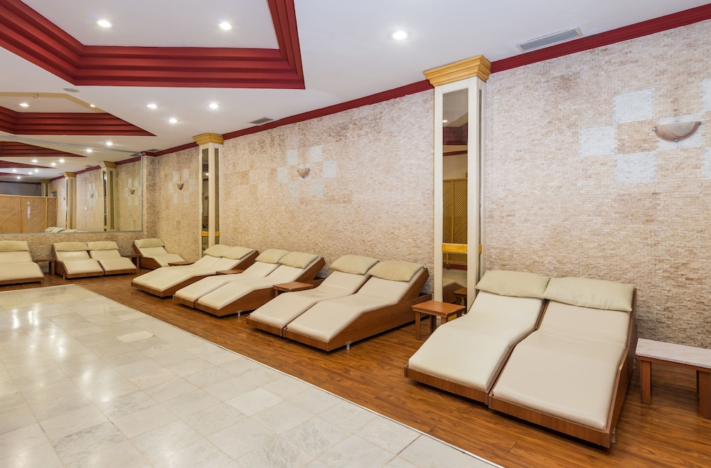Adonis Hotel 21/50