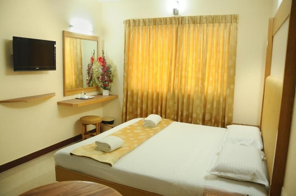 HOTEL RAJADHANE 30/53