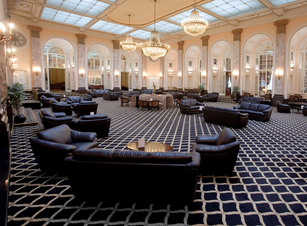 Adelphi Hotel 41/69