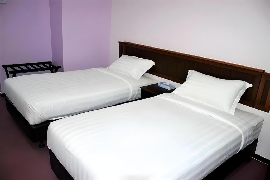 ID Hotel Yayasan 18/35