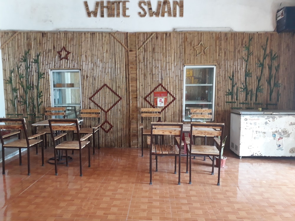 Tamcoc White Swan Hostel 33/48