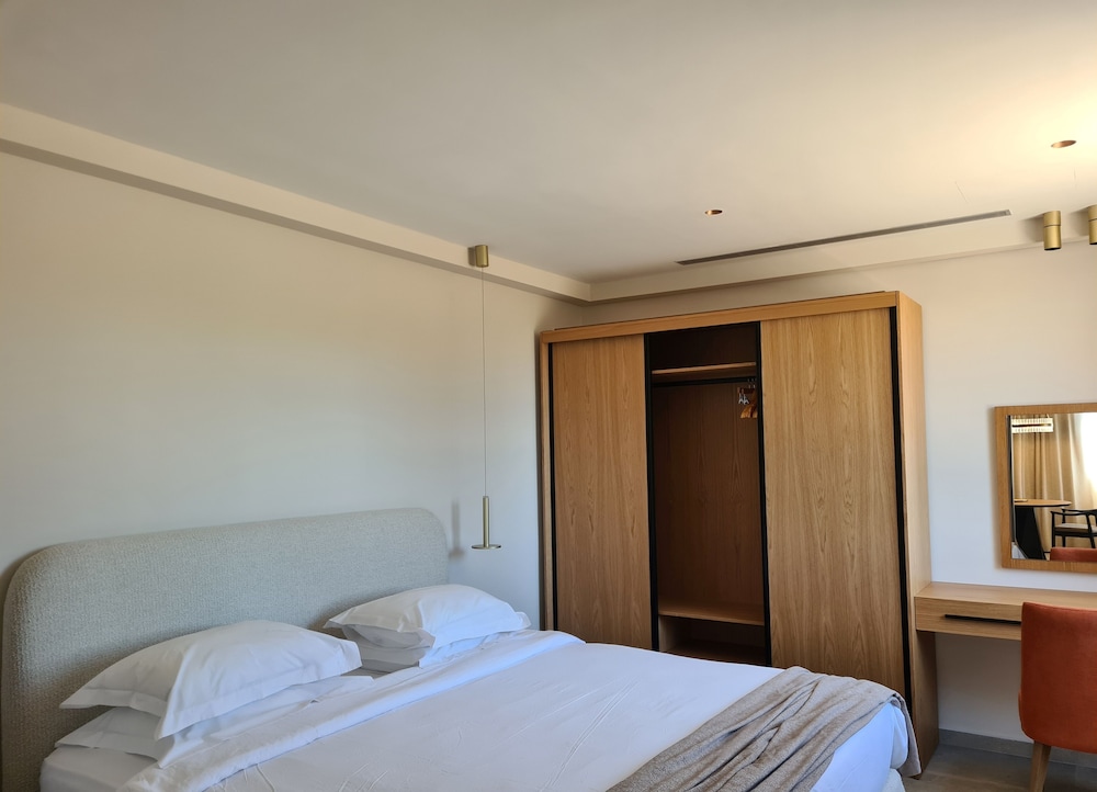 Celestial All Suites - Adults Only 9/50