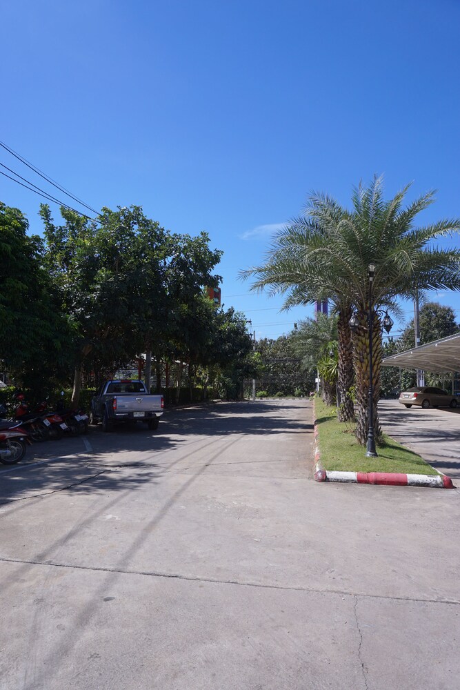 Kirimathani Hotel 33/38