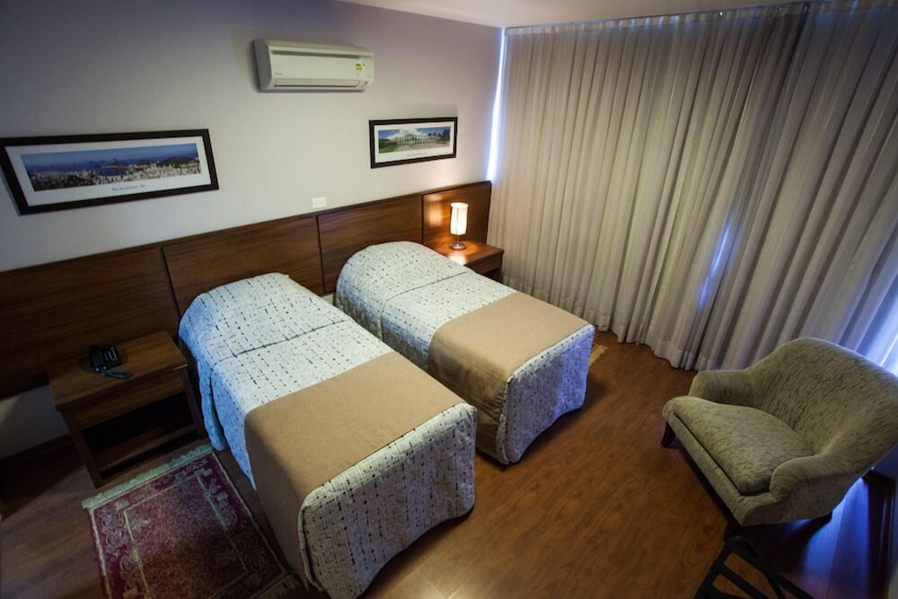 Gallant Hotel 33/67