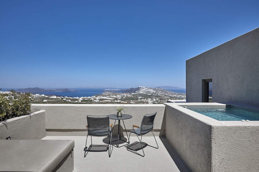 Halcyon Days Suites 36/50