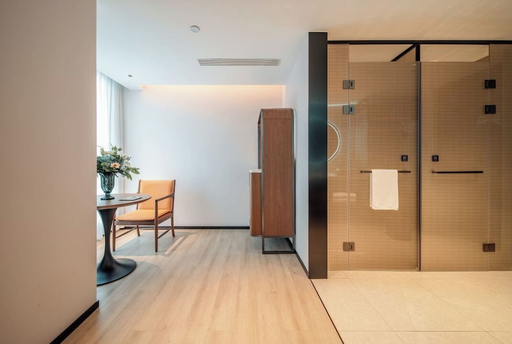 UrCove by Hyatt Chengdu Wenshufang Chunxi Road 33/50