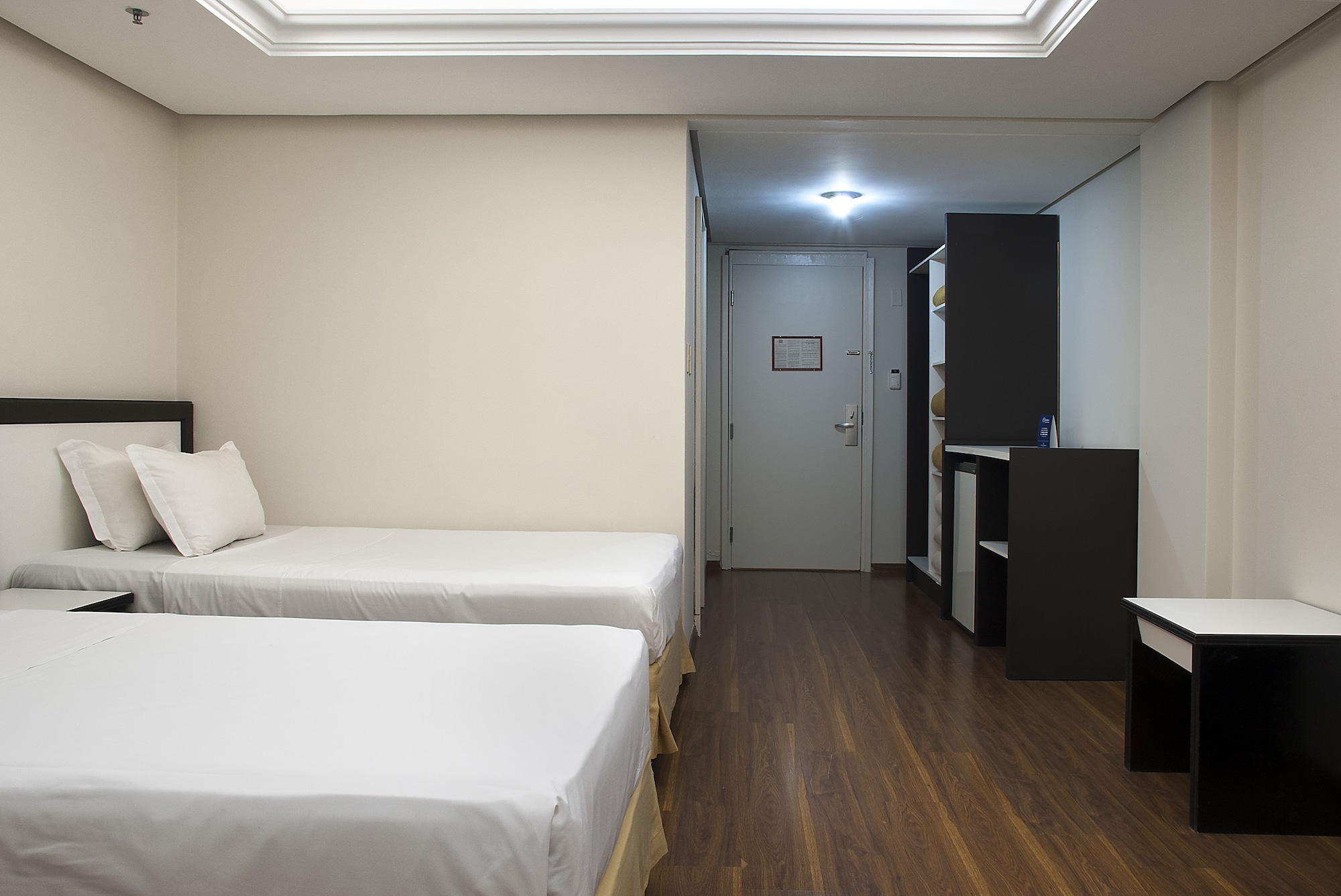 CLASSIC, TRIPLE, 3 BEDS