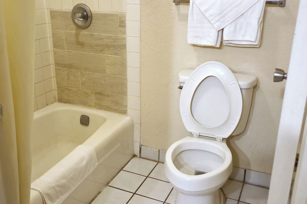River Valley Inn and Suites 40/42