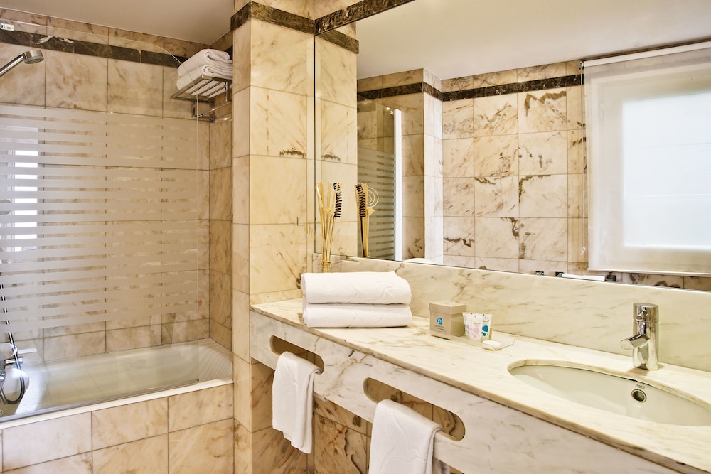 Grupotel Gravina 44/64