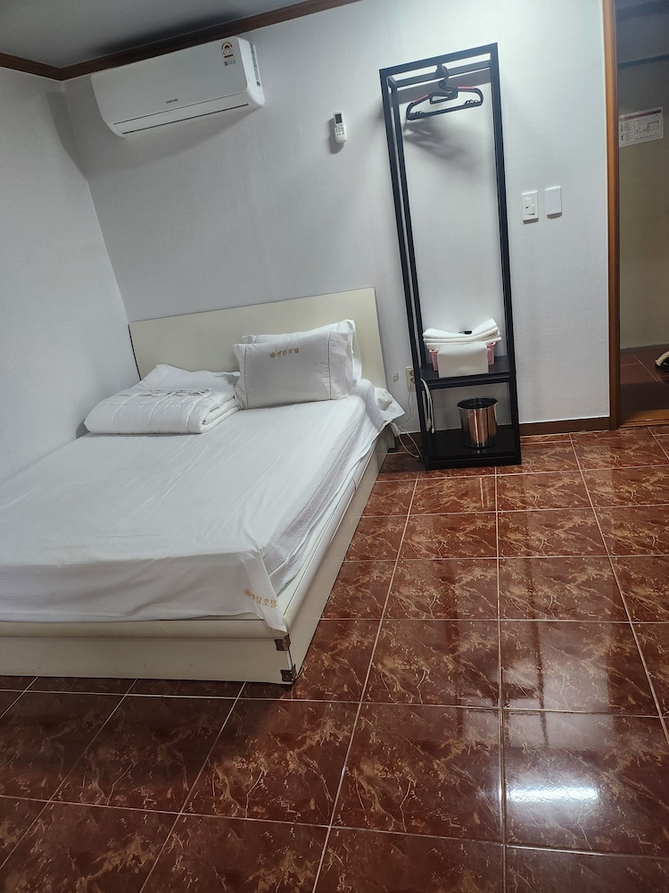 Centum Motel 13/35