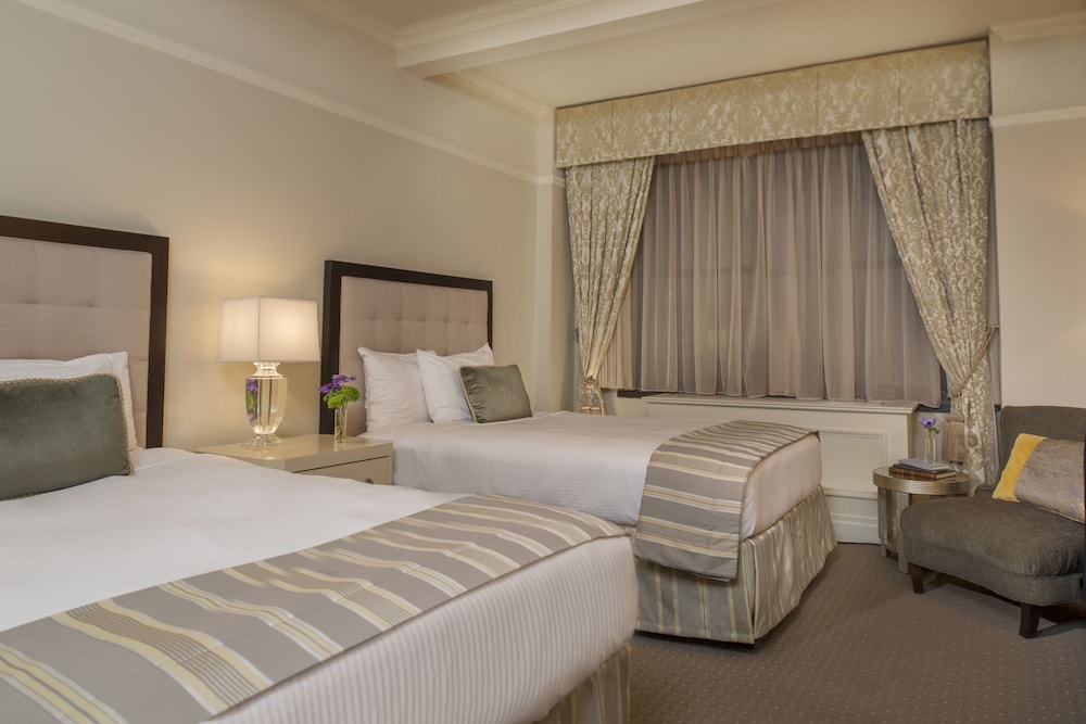Warwick Hotel New York 21/61