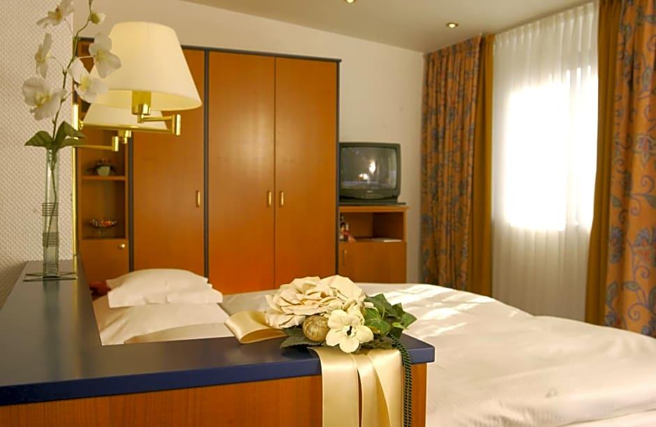 Hotel Spiegel 21/50