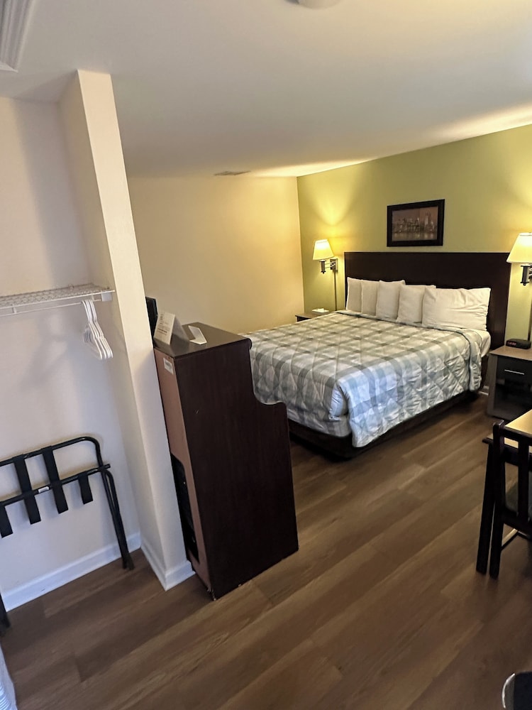 Sea Girt Lodge 21/72