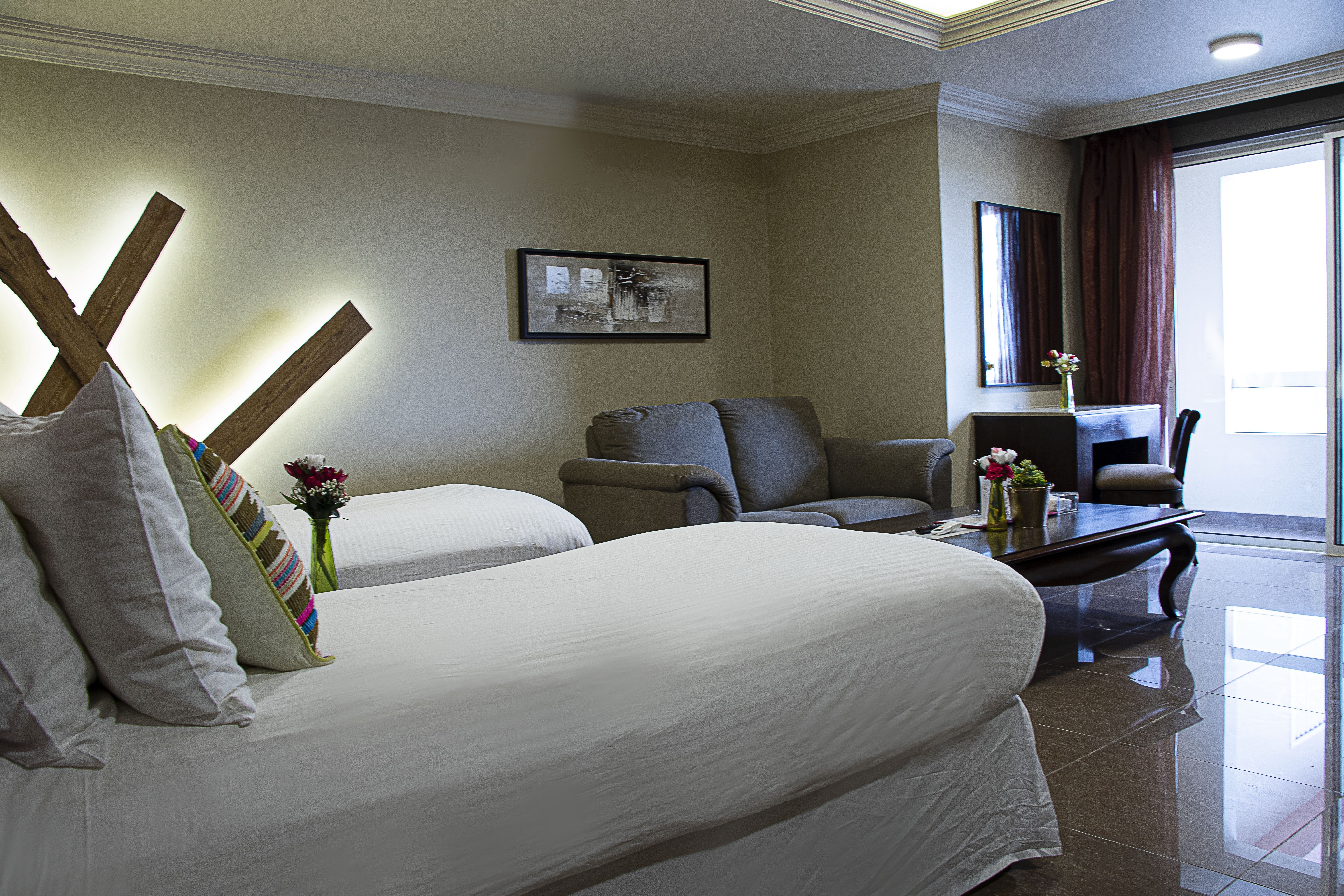 Home Suites Hotel 17/80