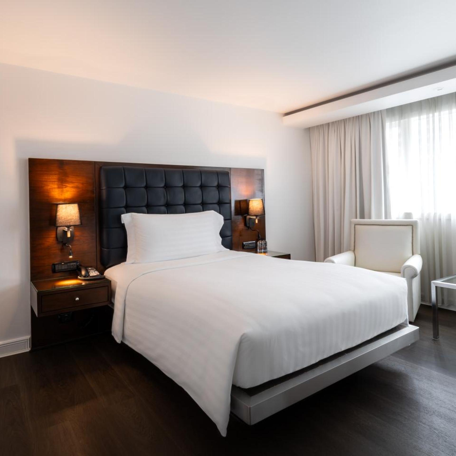 Bronze, Single, Queen Bed