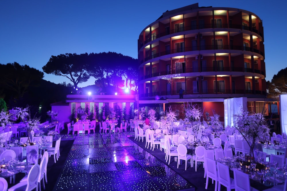 Douma Hotel 2/59