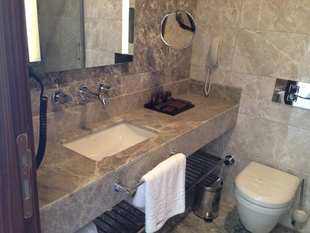 Inera Hotel 13/42