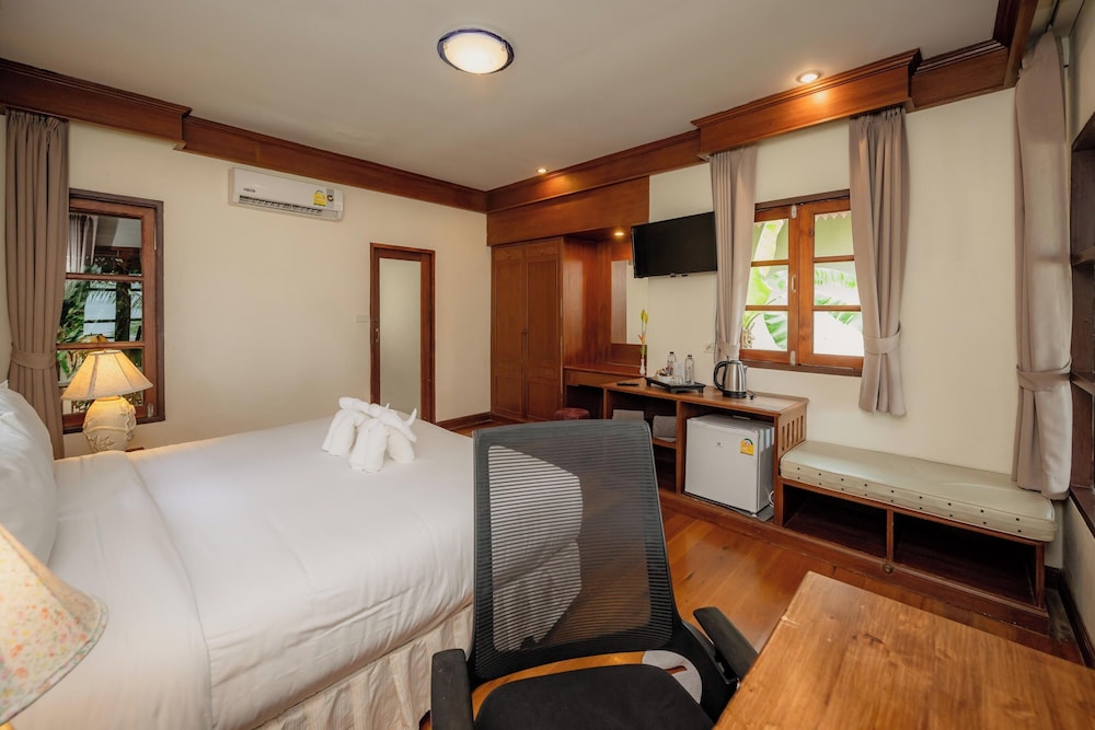 LONG BAY RESORT 10/50