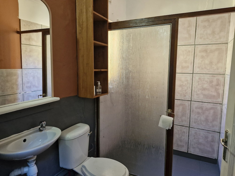 Ibis Place Guest House 44/50