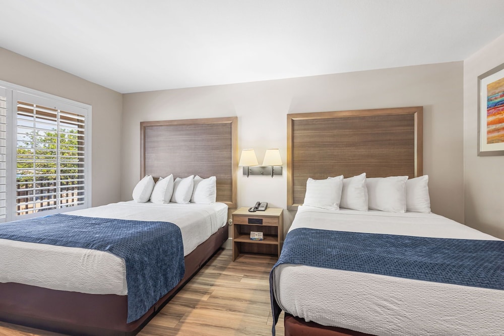 Hotel 414 Anaheim 25/66