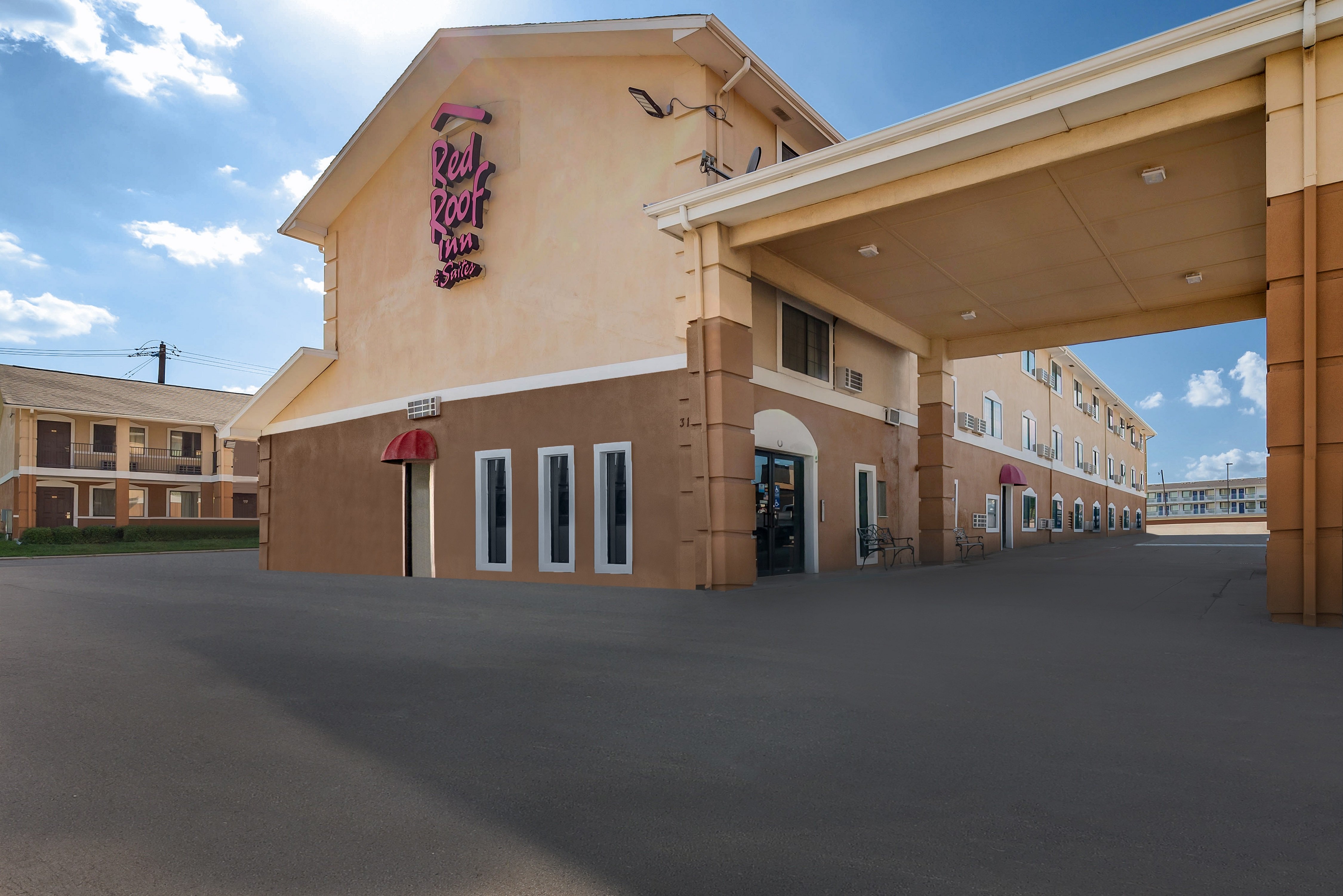 Red Roof Inn & Suites Denton in DENTON - TX