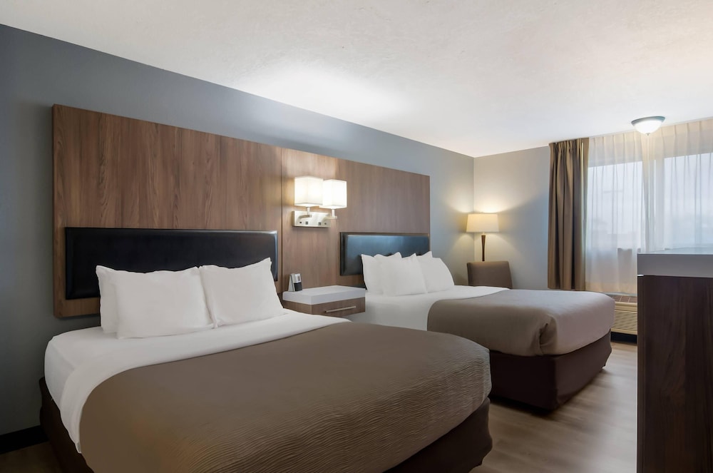 غرفة قياسية بسريرين كوين، Quality Inn & Suites Silverdale Bangor-Keyport 4/10