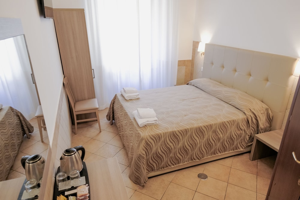 CLASSIC, DOUBLE OR TWIN BED