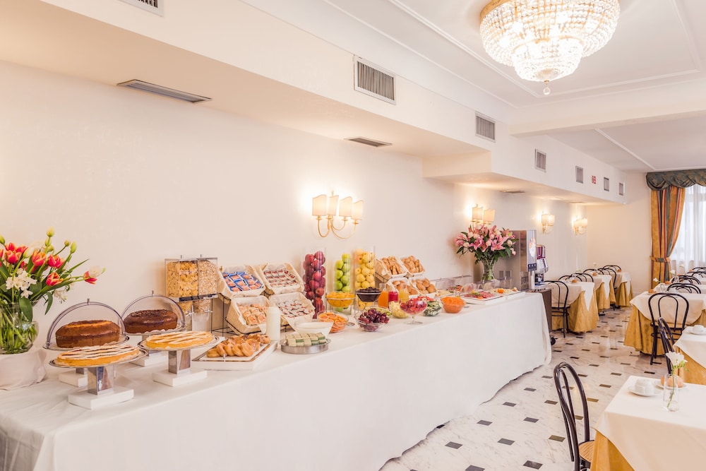 Raeli Hotel Lux 20/30