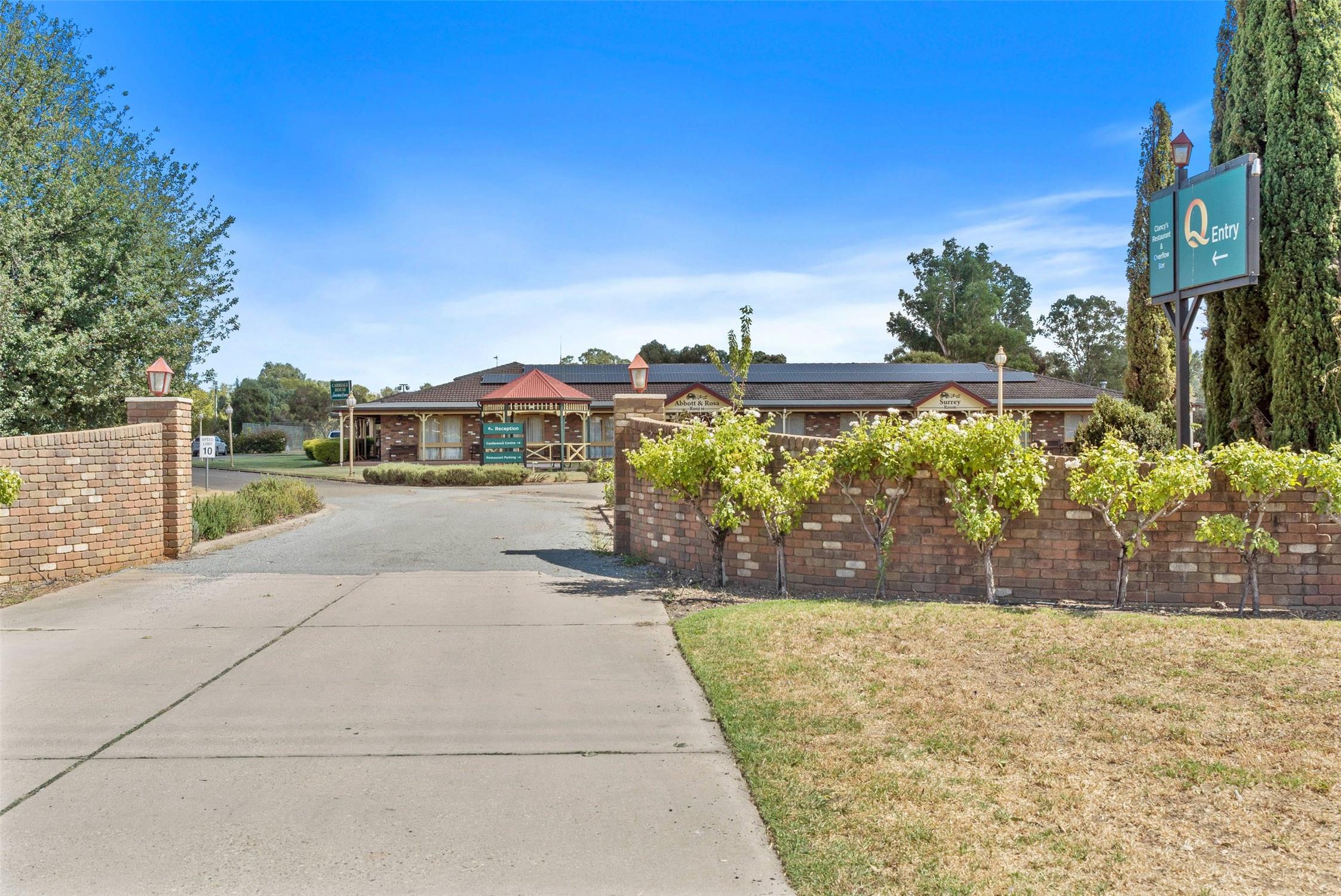 Quality Inn Carriage House 35/44