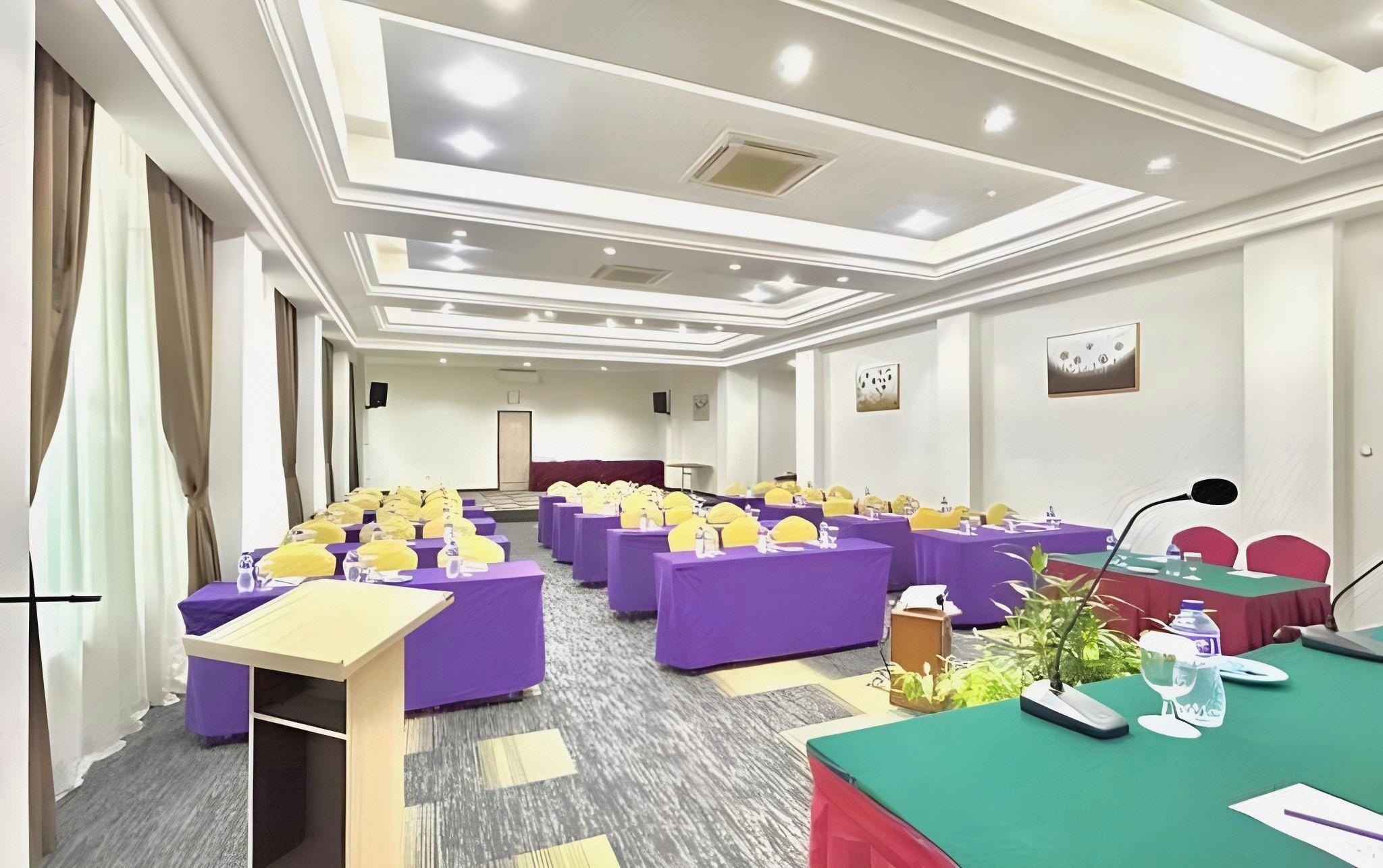 DAIMA HOTEL 48/55