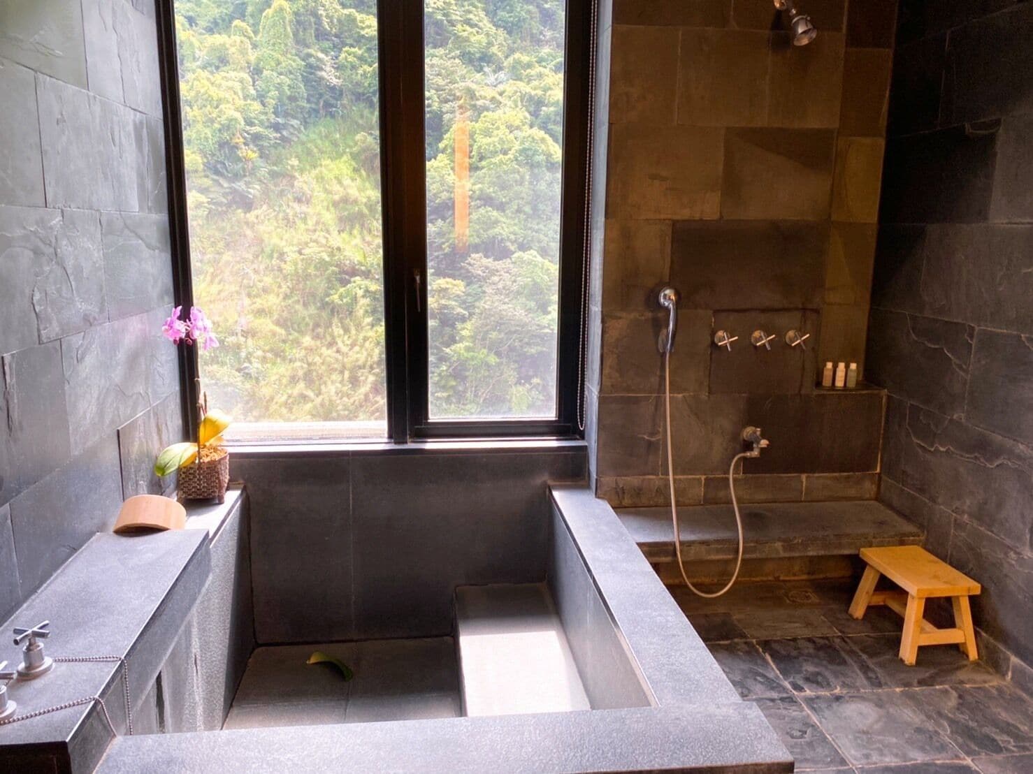 ROOF TOP, SUITE, DOUBLE BED