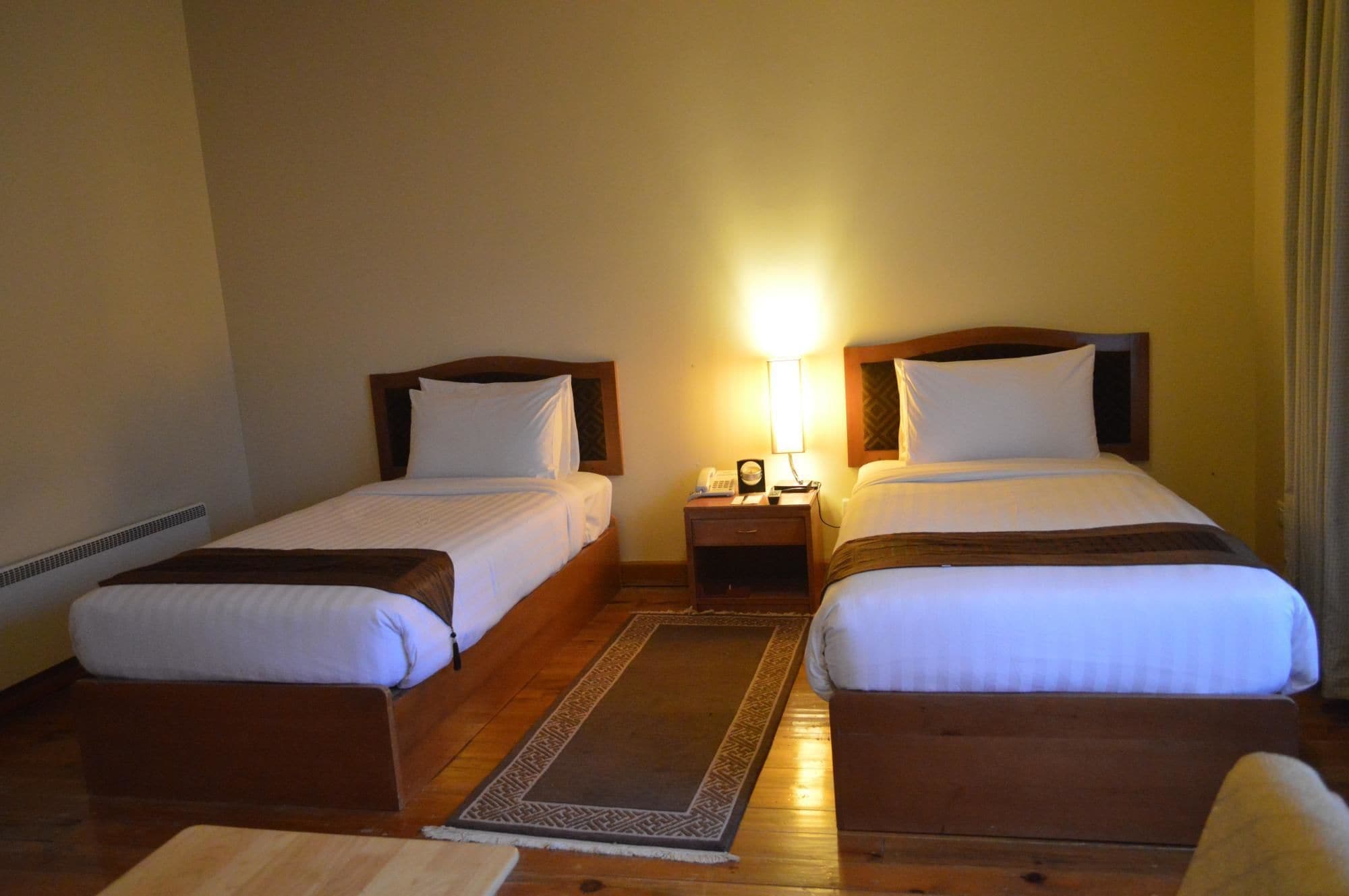 DELUXE, DOUBLE OR TWIN BED