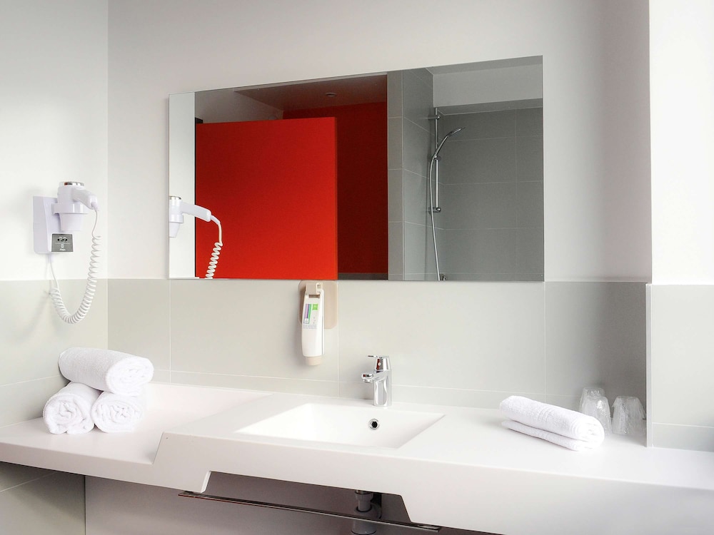 IBIS STYLES CAEN CENTRE GARE 12/60