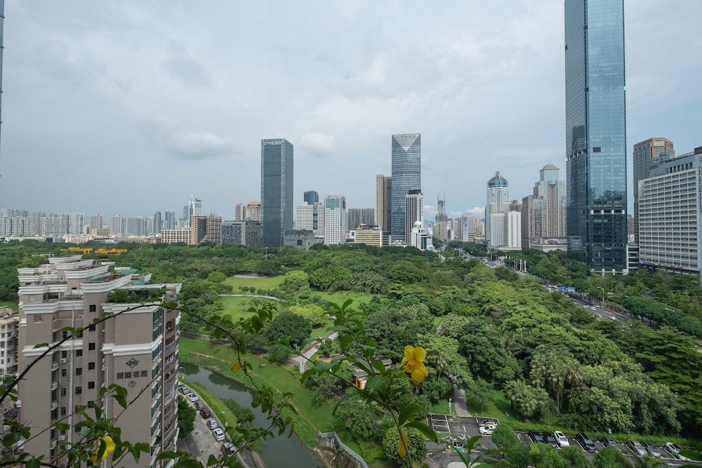 Grand Skylight Garden Hotel Shenzhen 85/86