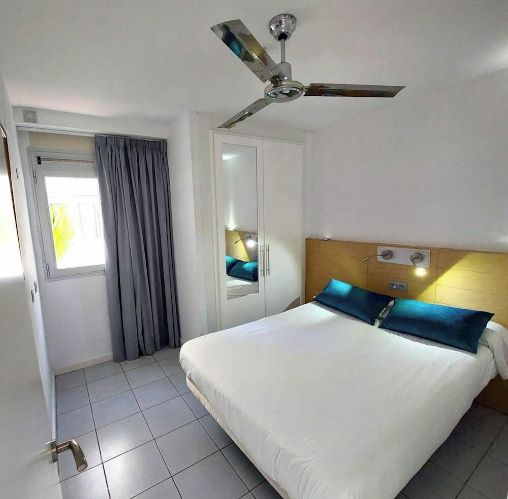 2 BEDROOMS, CLASSIC, APARTMENT, SEA VIEW, BALCONY