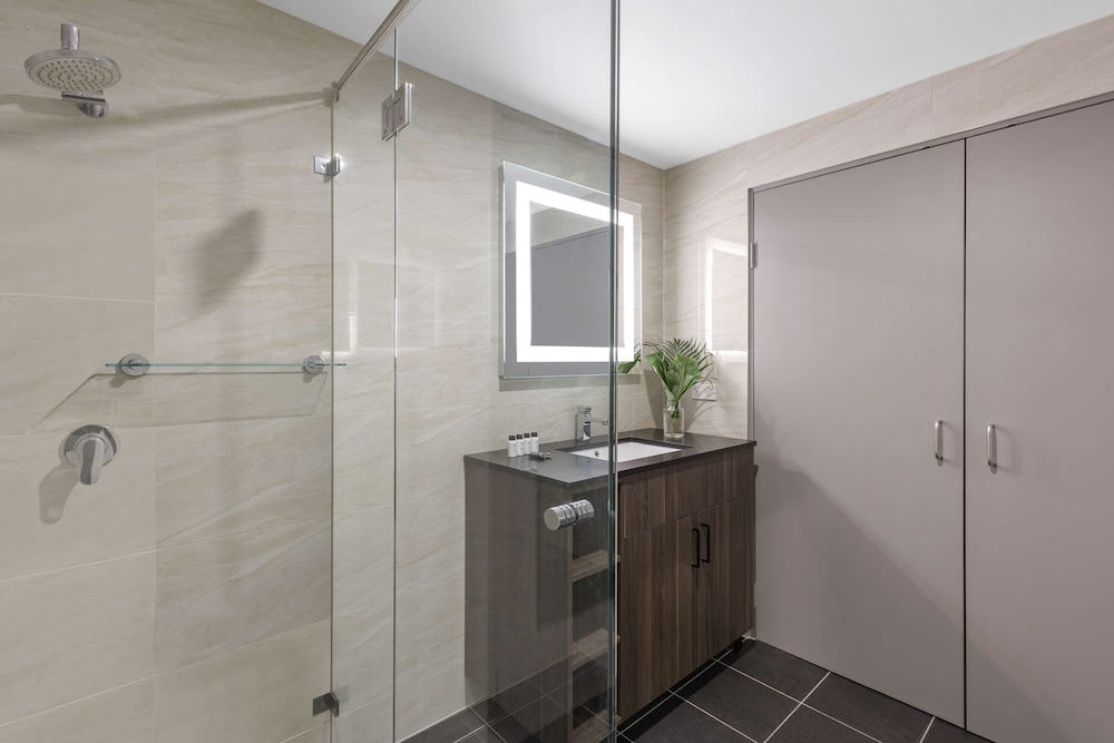 Oaks Sydney North Ryde Suites 17/20