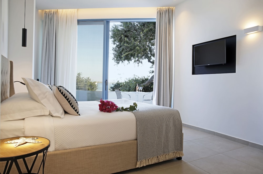 Oasis Beach Hotel Spa 48/76