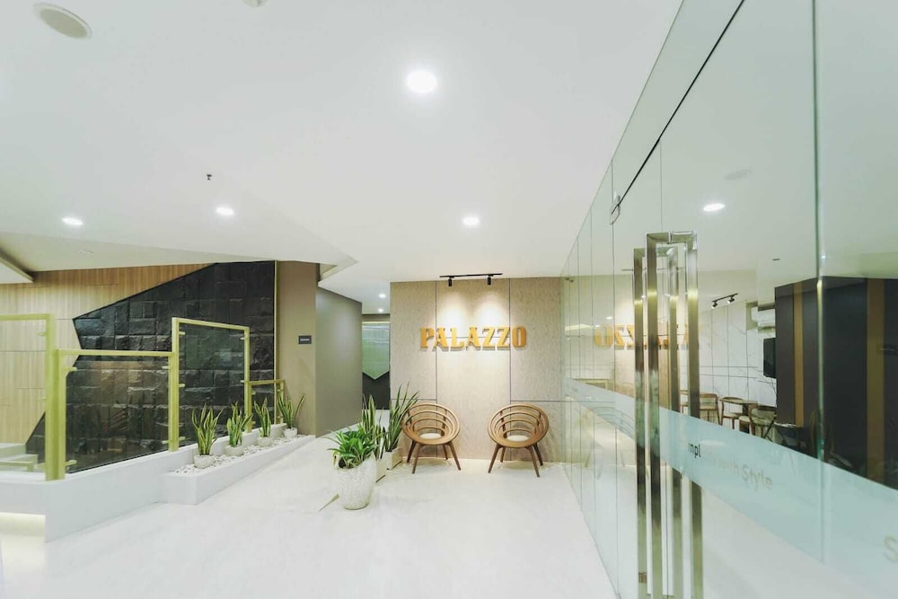 Grand Whiz Hotel Praxis Surabaya 3/43