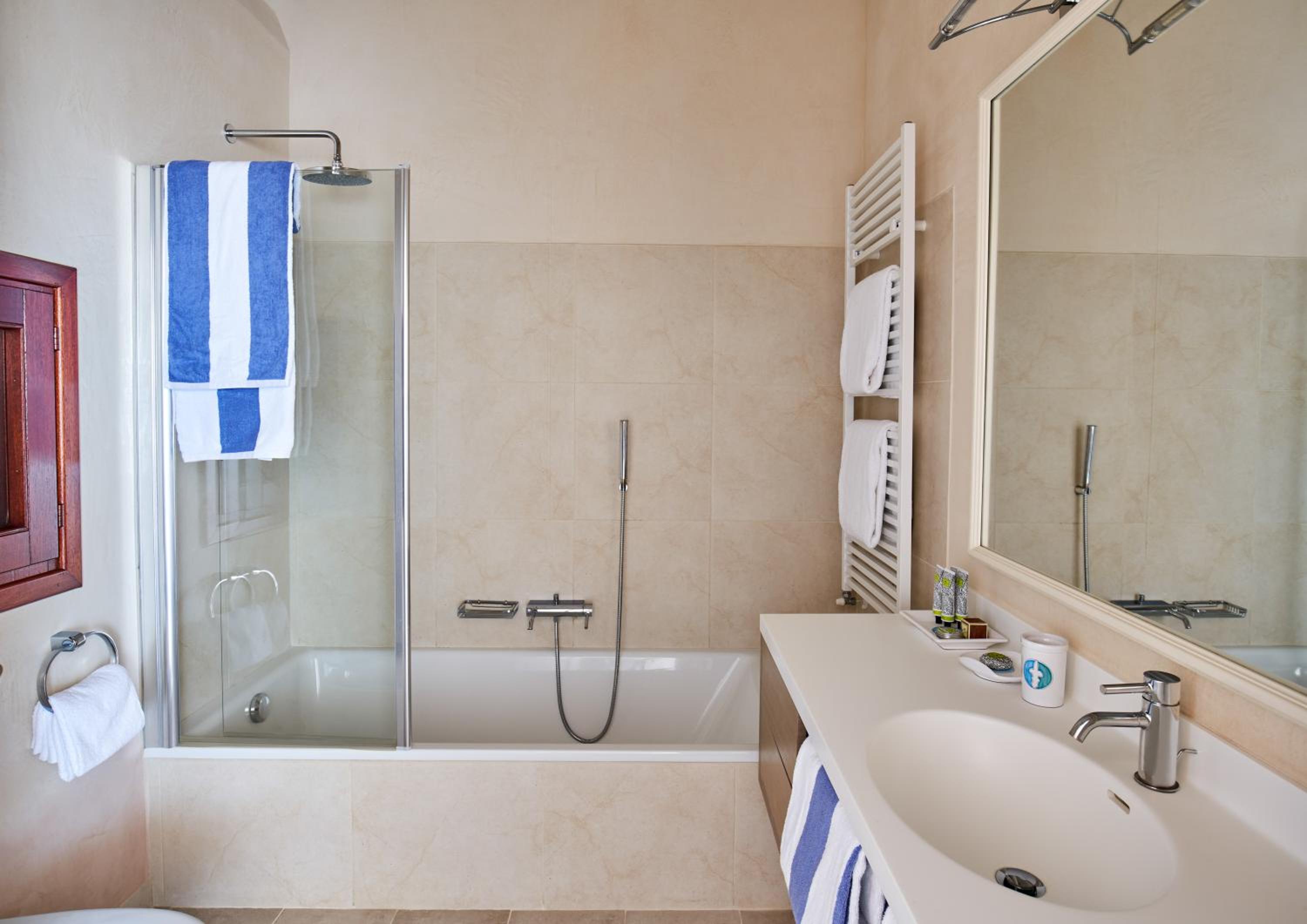 غرفة كلاسيكية بسرير مزدوج أو سريرين منفصلين، Due Lune Puntaldia Resort and Golf 6/6